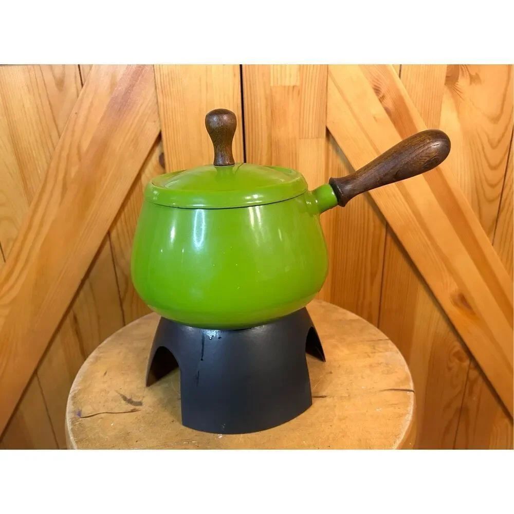 Vintage 1960’s GREEN 2 QT Fondue Pot (7700)